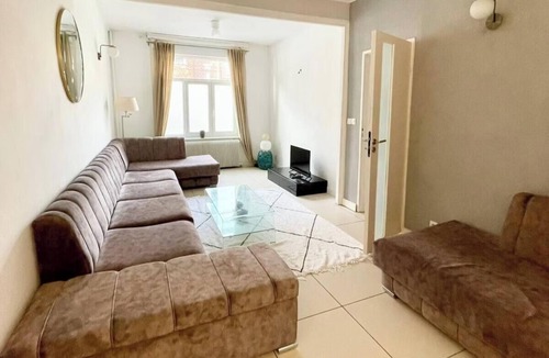 Lille Sud House | Large house near center of Lille, Lesquin airport, CHR.