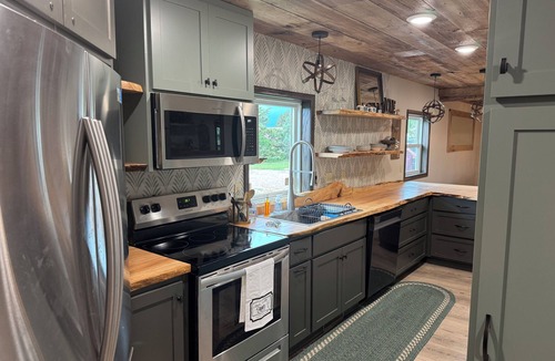 Fairfax House | Large house, newly renovated, perfect for family gathers and hunting getaways