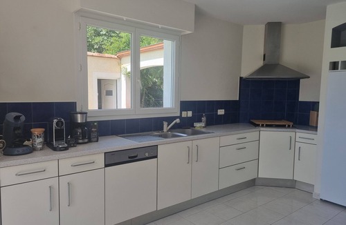 Layrac House | Large house on the gascony hillsides in layrac