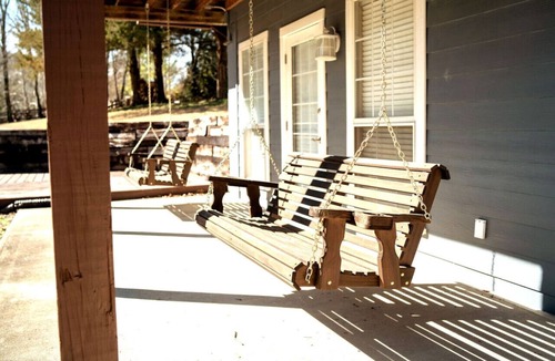 Eureka Springs House | Large House on White River+River Access+Wifi