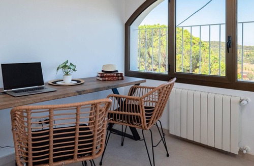 Vall-Llobrega Cottage | Large house, pool, AC, parking - 13 guests