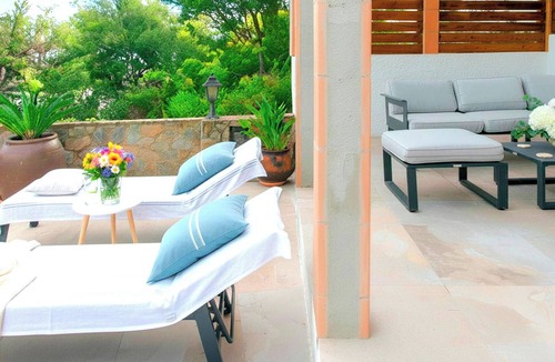 Vall-Llobrega Cottage | Large house, pool, AC, parking - 13 guests