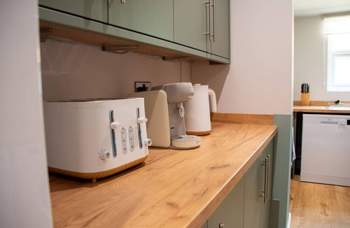 Spetchley House | Large House | Racecourse & City