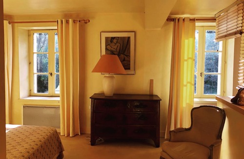 Chateau-Landon Bed & Breakfast | Large house rental for up to 28 people