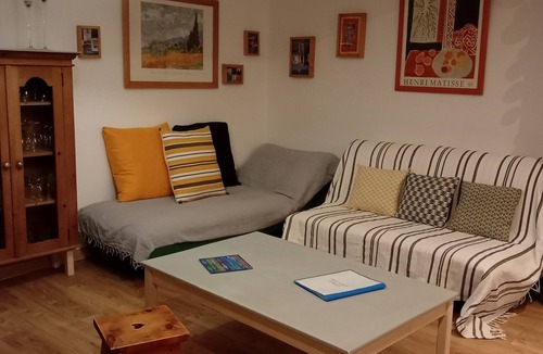 Paziols House | Large house sleeps 7. Pets welcome!