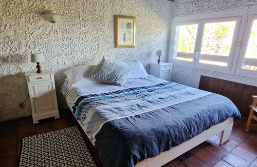 Brignac-la-Plaine House | Large house with covered terrace in the countryside, panoramic view