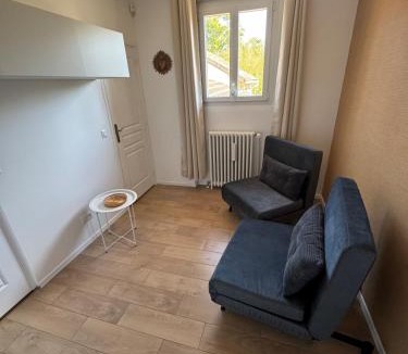 Vulaines-sur-Seine House | Large house with garden