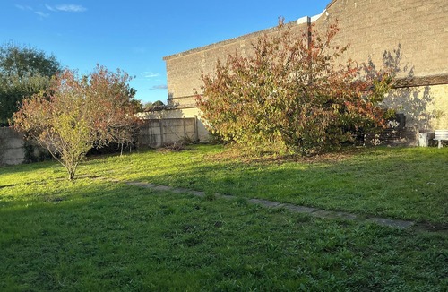 Puiseaux House | Large house with 600 m² garden - up to 14 people with fitness area
