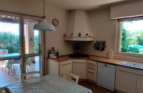 Savasse House | Large house with beautiful views at the gateway to Provence