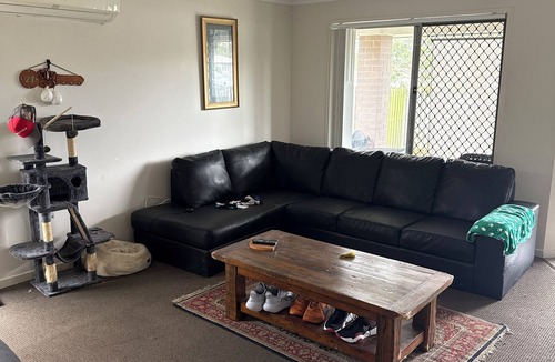 Pimpama House | Large house with big room looking for lodger