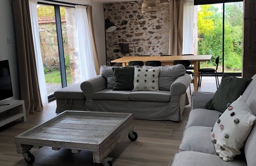 Frossay House | Large house with garden