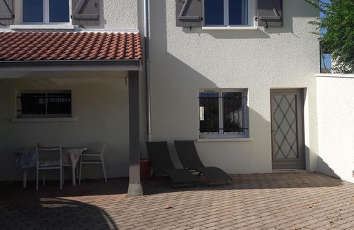 Meximieux House | Large house with heated pool - at the foot of Pérouges and 20 minutes from Lyon