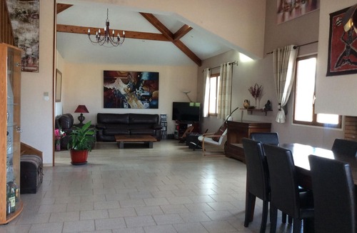 Meximieux House | Large house with heated pool - at the foot of Pérouges and 20 minutes from Lyon