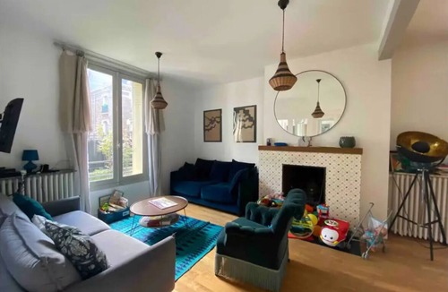 Montreuil House | Large house with parking and garden at the foot of the metro, ideal for two families