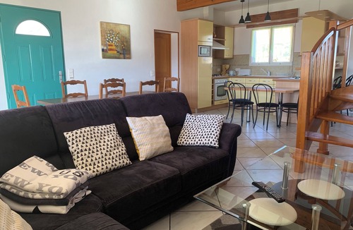 Begole House | Large House with pool veranda and views of the Pyrenees