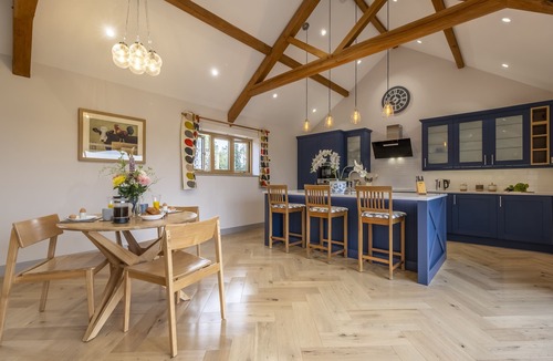 Ipswich Apartment | Large immaculate conversion - The Milking Parlour