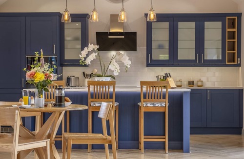 Ipswich Apartment | Large immaculate conversion - The Milking Parlour