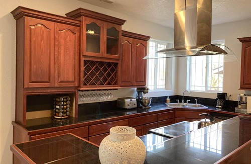 Independence House | Large Independence House for Families & Groups
