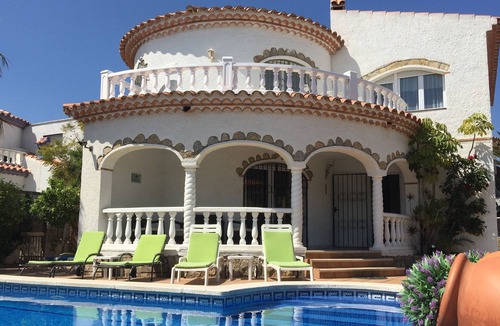 Costa del Zefir Villa | LARGE INDIVIDUAL VILLA WITH PRIVATE POOL, HOT TUB & HIGH SPEED INTERNET