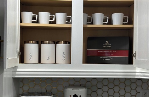 Waretown Villa | Large Jersey Shore Vacation Home With Pool/Hot Tub