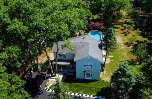 Waretown Villa | Large Jersey Shore Vacation Home With Pool/Hot Tub