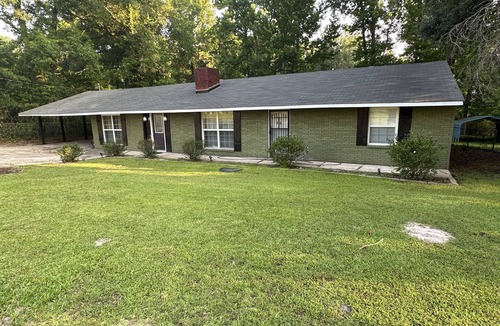 Leesville House | Large, kid and pet friendly home near schools