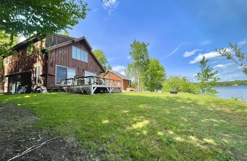 Pittsburg Cabin | Large lake front cabin with mountain views!