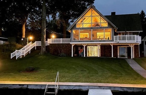 Paw Paw House | Large Lake House: Expansive View