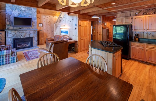 Oquossoc House | Large Lakefront Home