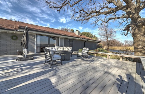 Azle House | Large Lakefront on Eagle Mountain Lake