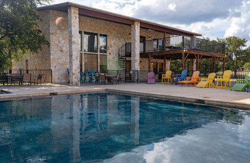 Sabinal House | Large Lodge located in Mountain Valley