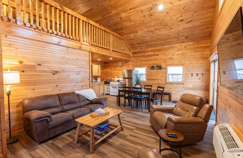 Bethlehem Cabin | Large Log Cabin for Groups