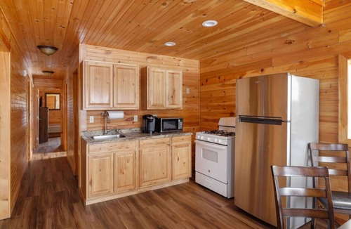 Bethlehem Cabin | Large Log Cabin for Groups