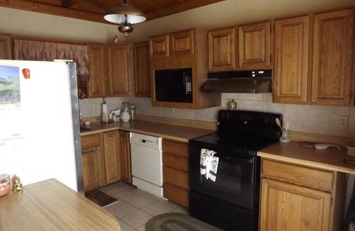 Darby House | Large log house - private, comfortable and relaxing