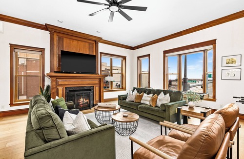 Downtown - Waterfront Condo | Large Lux Condo, Lakeview, Canal Park, Game Tables, Sleeps 8