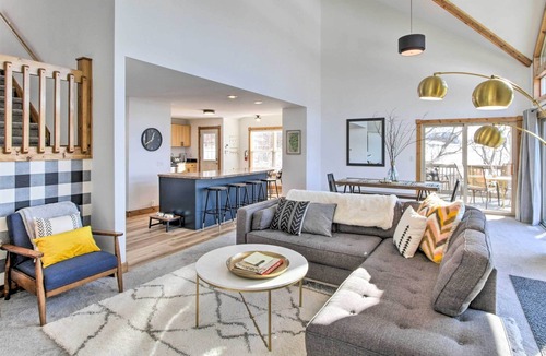The Galena Territory Villa | Large & Luxe Galena Territory Villa w/ Hot Tub!