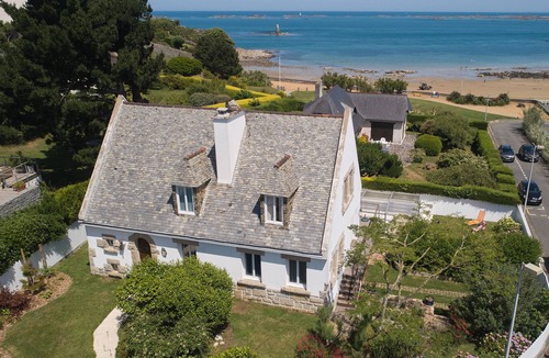 Saint-Quay-Portrieux House | Large luxury house 100 m from Comtesse beach.