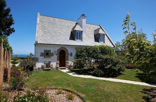 Saint-Quay-Portrieux House | Large luxury house 100 m from Comtesse beach.
