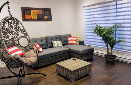 Saint-Laurent Apartment | Large, luxurious apartment in Ville Saint-Laurent