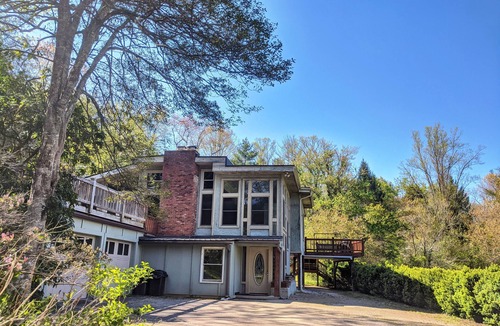 Fairview House | Large luxurious house with private 4-acre park 15 min to downtown Asheville