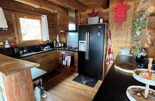 Les Angles Ski Chalet | Large luxurious log cabin
