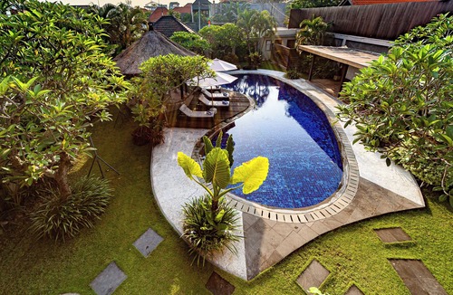 Kerobokan Villa | Large Luxury 5Br Pool Villa with Free Breakfast in Kuta!