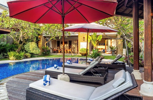 Kerobokan Villa | Large Luxury 5Br Pool Villa with Free Breakfast in Kuta!