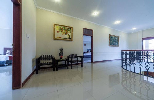 Kerobokan Villa | Large Luxury 5Br Pool Villa with Free Breakfast in Kuta!