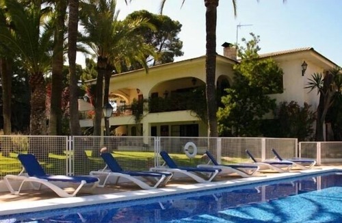 Paterna Villa | Large Luxury Family Home With Private Tennis Court And Swimming Pool