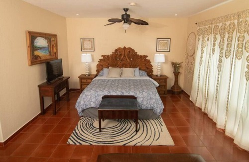 La Joya House | Large Luxury Home, Ocean View & Private Jacuzzi