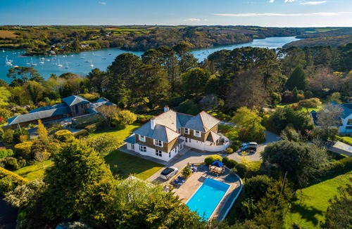Helford Passage House | Large luxury home with pool