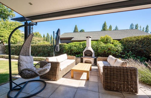 Wanaka House | Large Luxury Lakefront Home.