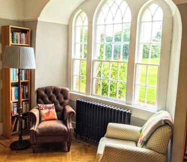Trowbridge House | Large Manor House near Bath