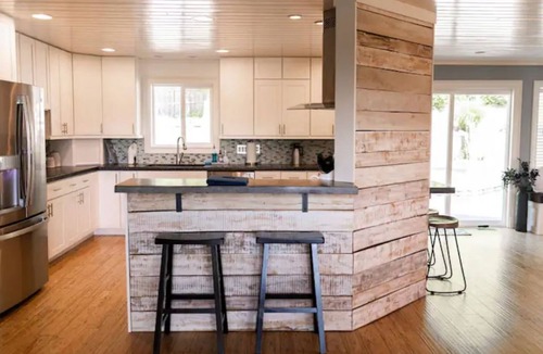 Athens House | Large Manor with mountain views, pool, hot tub